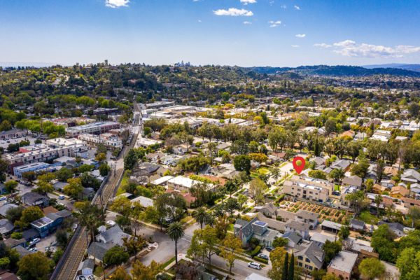 Updated 2 bedroom condo 2 blocks to the heart of South Pasadena