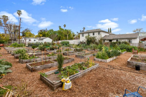 Updated 2 bedroom condo 2 blocks to the heart of South Pasadena