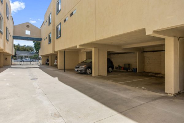 Updated 2 bedroom condo 2 blocks to the heart of South Pasadena